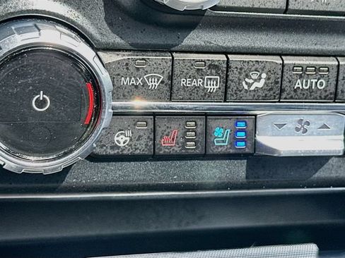 Used 2023 Ford F250 Lariat w/ FX4 Off-Road Package AWD/4WD image 26
