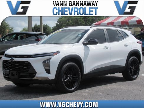Used 2025 Chevrolet Trax ACTIV w/ Driver Confidence Package FWD image 1