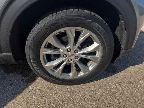 Used 2020 Ford Explorer XLT w/ Equipment Group 202A AWD/4WD image 30
