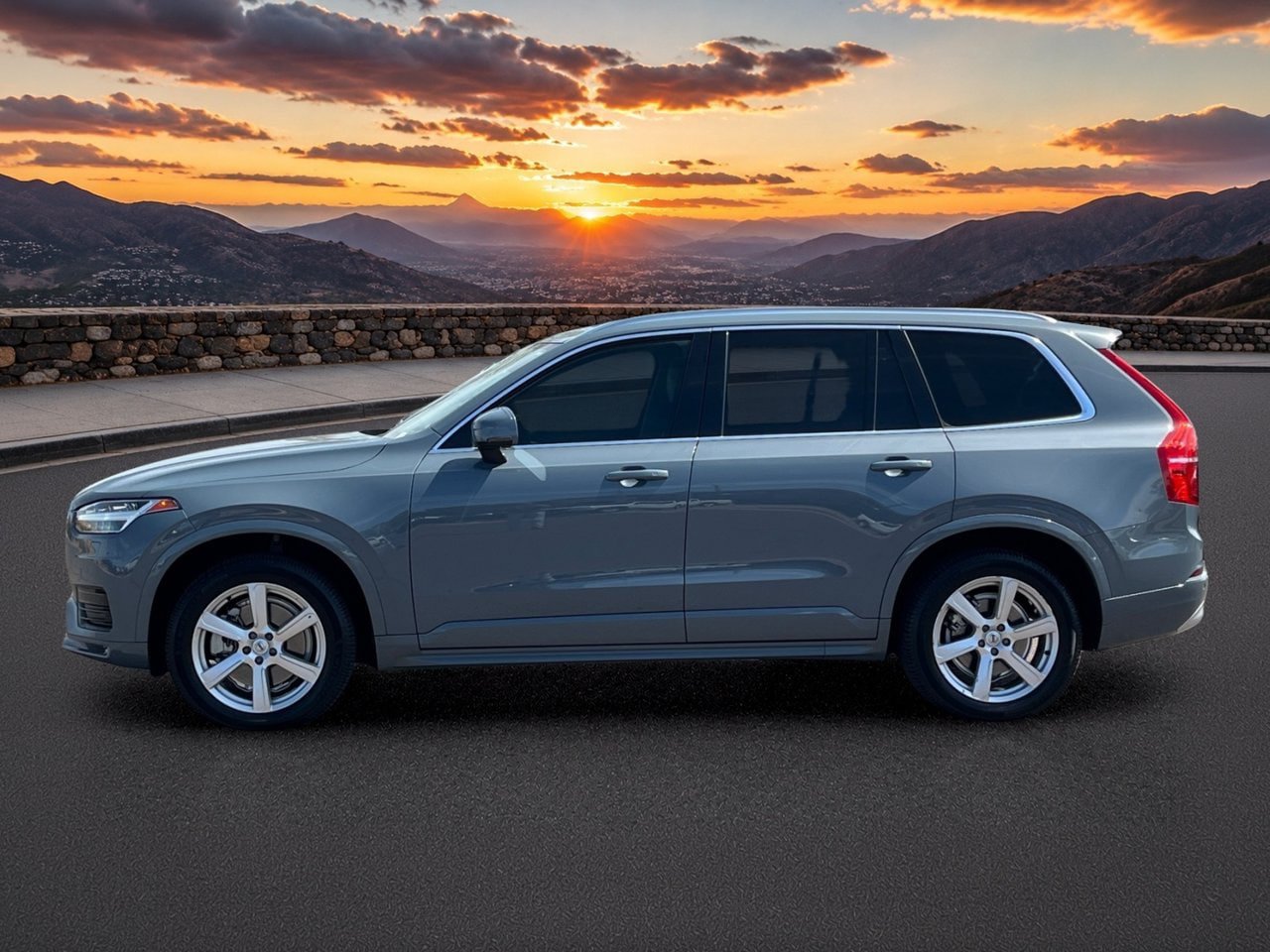Used 2022 Volvo XC90 T5 Momentum AWD/4WD image 3