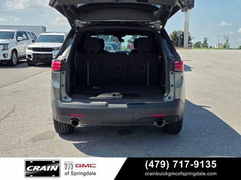 Used 2023 Chevrolet Traverse LT FWD image 7