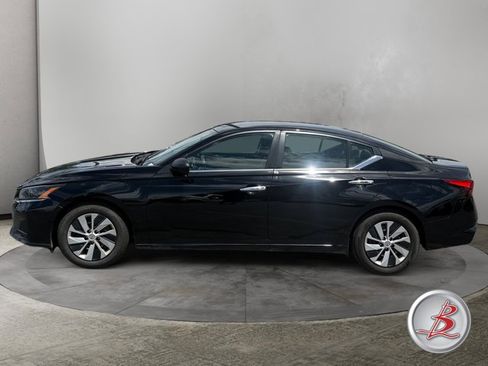 Used 2024 Nissan Altima 2.5 S FWD image 4