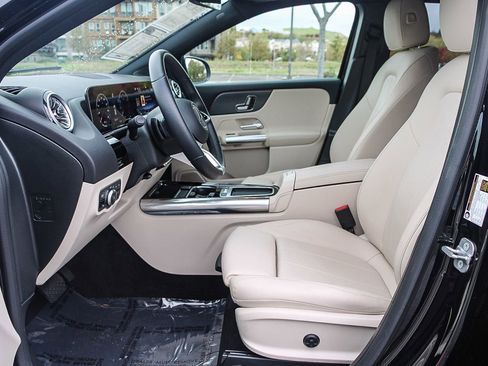 Certified 2025 Mercedes-Benz GLA 250 image 17