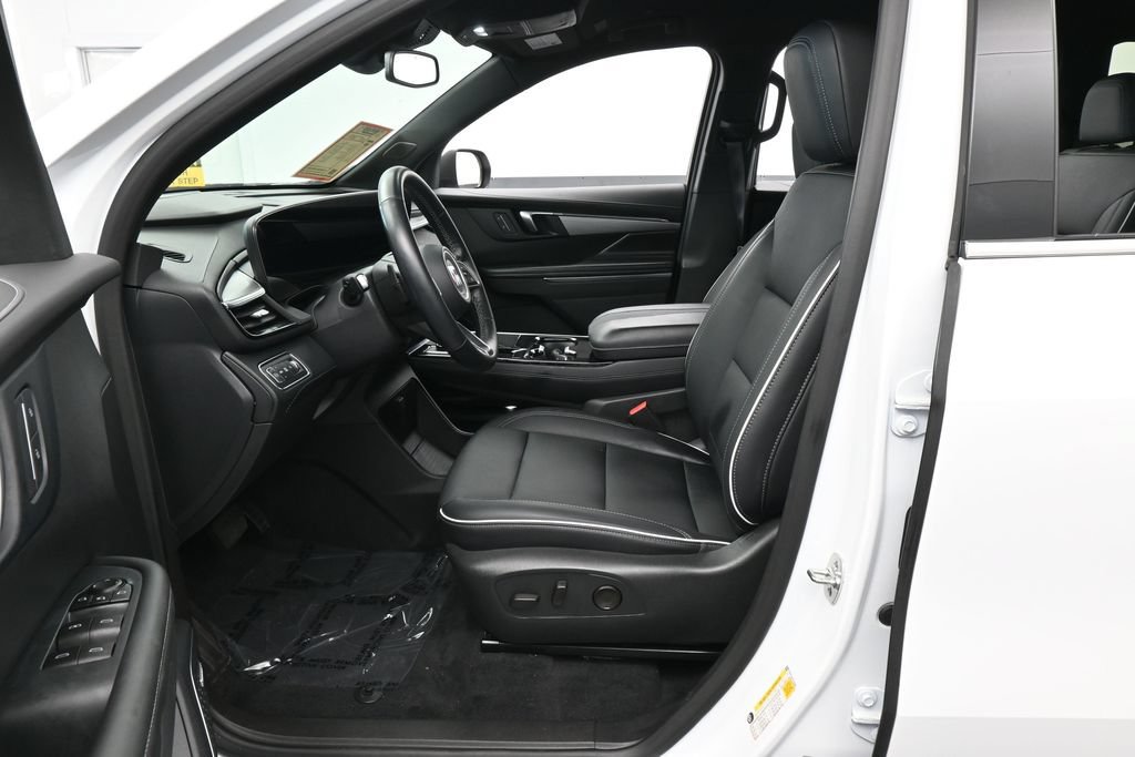 Used 2026 Buick Enclave Preferred w/ LPO, Floor Liner Package FWD image 11