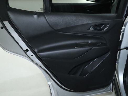 Used 2020 Chevrolet Equinox LT w/ Driver Convenience Package FWD image 13