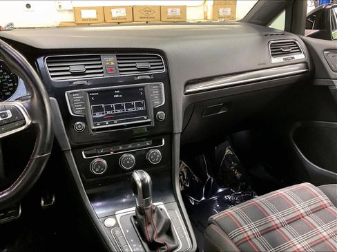 Used 2017 Volkswagen GTI S image 9