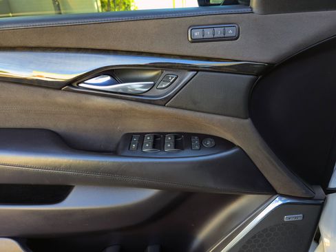 Used 2018 Cadillac Escalade ESV Platinum image 13