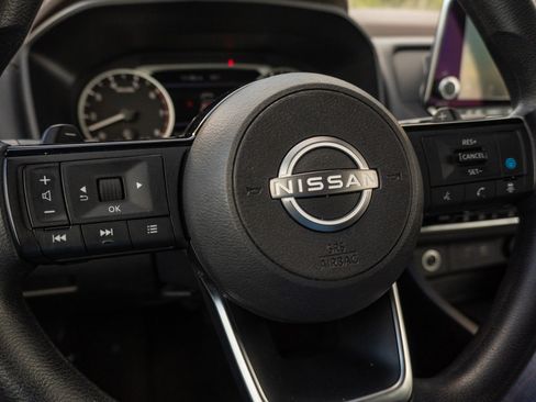 Used 2023 Nissan Rogue SV FWD image 30