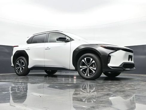 Used 2024 Toyota bZ4X AWD w/ Weather Package image 39