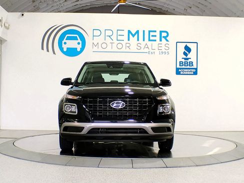 Used 2021 Hyundai Venue SE image 12