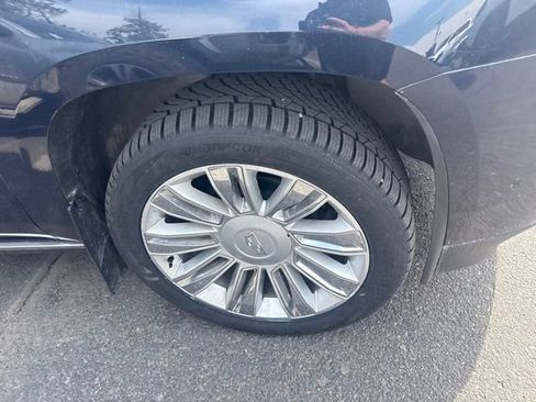Used 2019 Cadillac Escalade Platinum AWD/4WD image 9