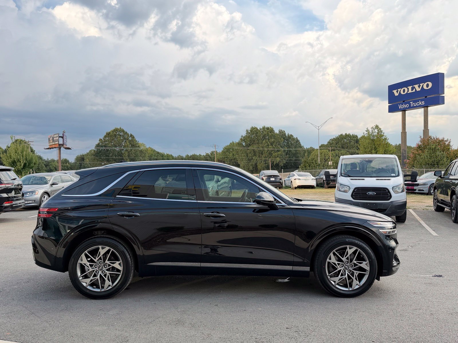 Used 2022 Genesis GV70 2.5T w/ Advanced Package AWD/4WD image 10