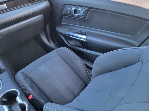 Certified 2019 Ford Mustang Convertible image 15