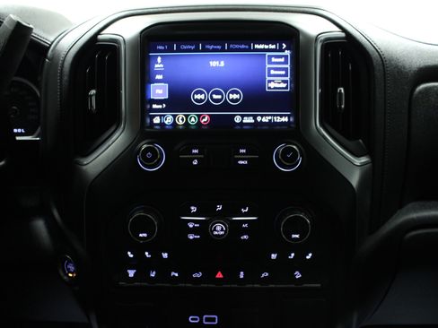 Used 2020 Chevrolet Silverado 2500 LTZ w/ LTZ Premium Package image 22