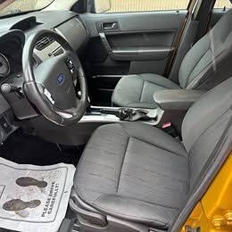 Used 2009 Ford Focus SE FWD image 4