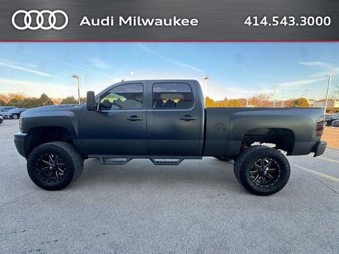 Used 2013 Chevrolet Silverado 2500 LTZ w/ LTZ Plus Package image 6
