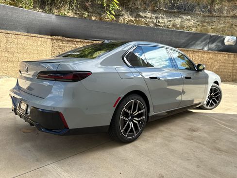 Used 2026 BMW 740i xDrive w/ Premium Package image 3