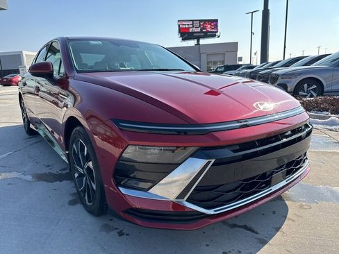 Used 2025 Hyundai Sonata SEL image 3