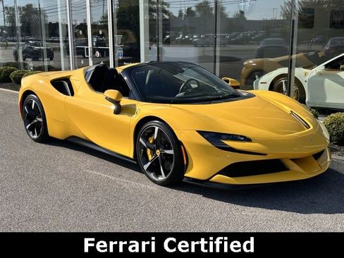 Used 2022 Ferrari SF90 Spider image 8