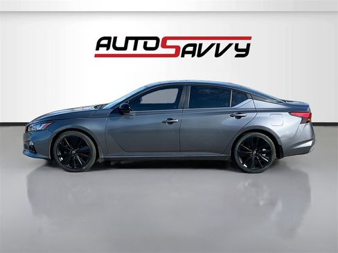 Used 2022 Nissan Altima 2.5 SR w/ Midnight Edition Package image 4