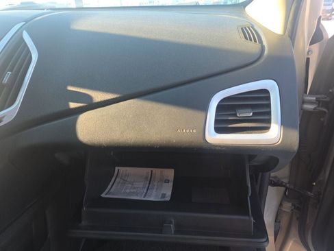 Used 2010 GMC Terrain SLE image 28