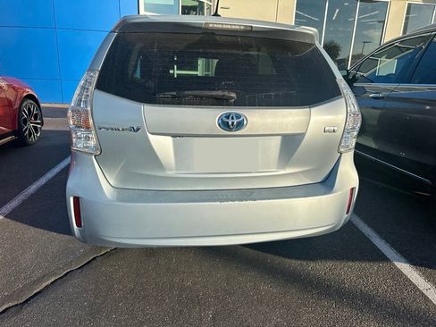 Used 2012 Toyota Prius V Five FWD image 5
