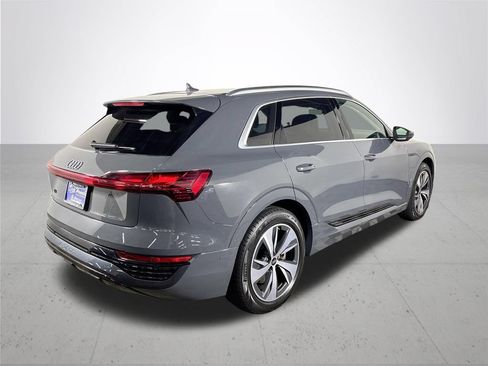 Used 2024 Audi Q8 e-tron Premium Plus AWD/4WD image 6