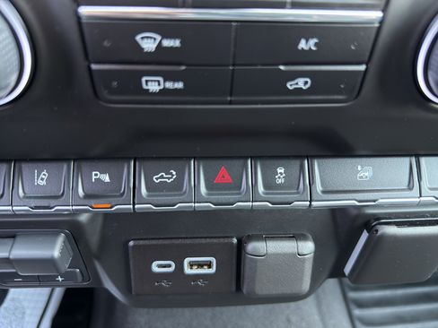 Used 2024 Chevrolet Silverado 2500 Custom w/ Custom Value Package image 41