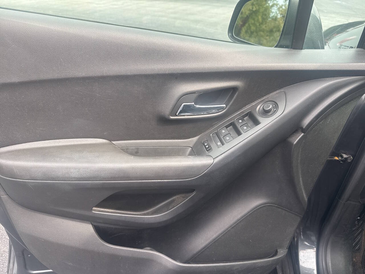 Used 2017 Chevrolet Trax LT FWD image 17