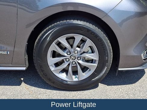 Used 2021 Toyota Sienna XLE FWD image 10