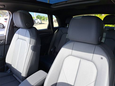 New 2025 Audi Q3 2.0T Premium image 17