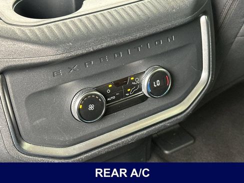Used 2025 Ford Expedition Active AWD/4WD image 16