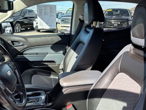 Used 2015 Chevrolet Colorado Z71 image 12