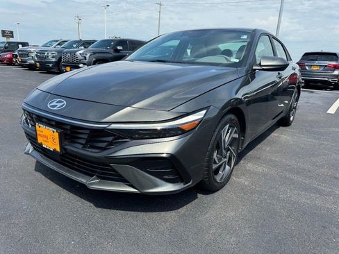 Certified 2024 Hyundai Elantra SEL w/ Convenience Package FWD image 8
