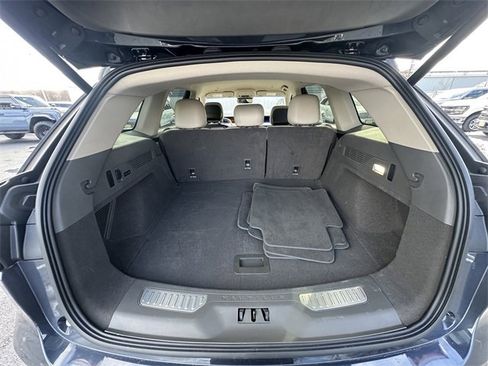 Certified 2024 Lincoln Nautilus Premier image 40