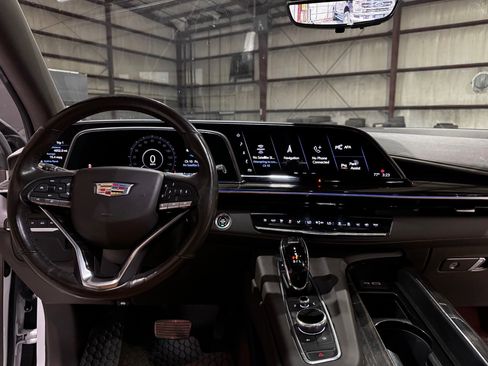 Used 2021 Cadillac Escalade ESV Premium Luxury image 30