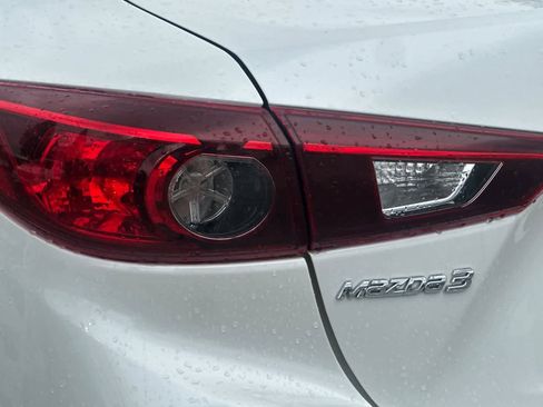 Used 2018 MAZDA MAZDA3 Sport image 15