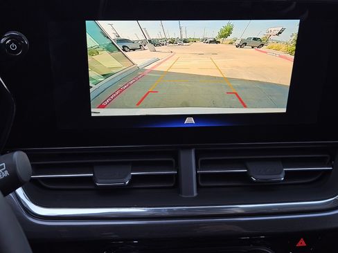 New 2026 Chevrolet Trax ACTIV w/ Sunroof Package FWD image 20
