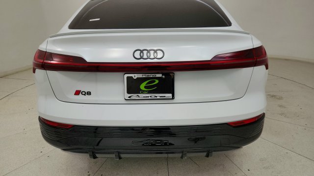 Used 2024 Audi Q8 e-tron Prestige w/ Prestige Package AWD/4WD image 27
