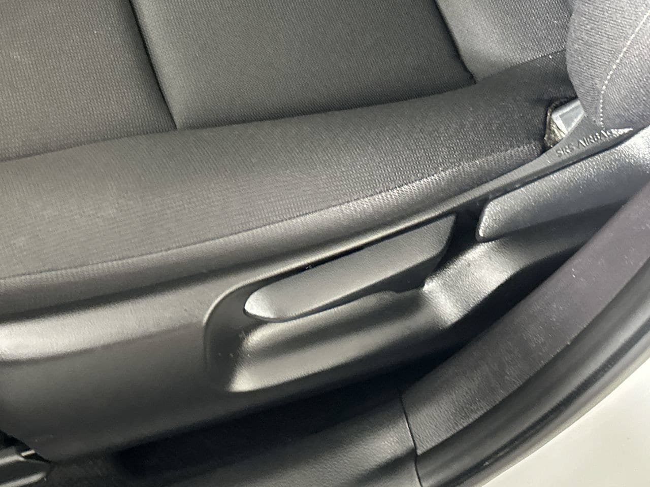 Used 2026 Toyota Corolla LE w/ Carpet Mat Package (TMS) FWD image 20