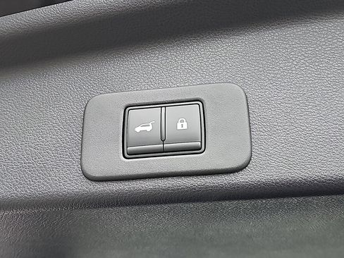 Certified 2025 Nissan Murano SV image 29