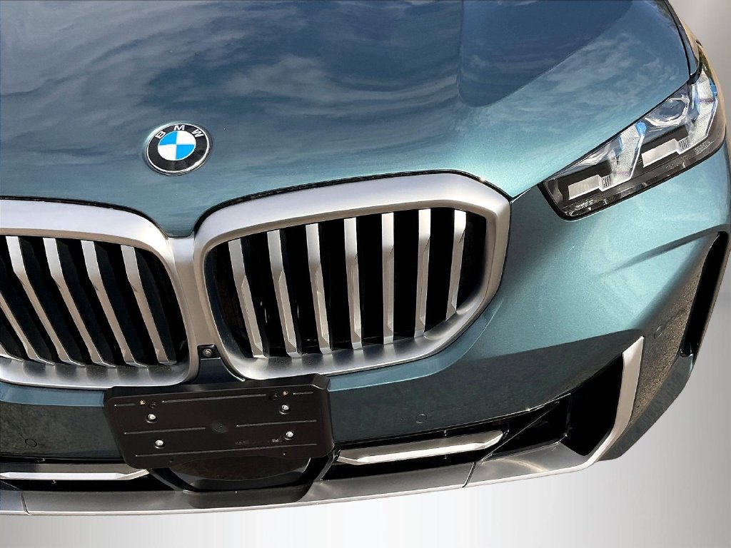 Used 2022 BMW X5 xDrive40i w/ M Sport Package AWD/4WD image 32