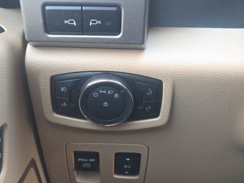 Used 2016 Ford F150 Lariat RWD image 22