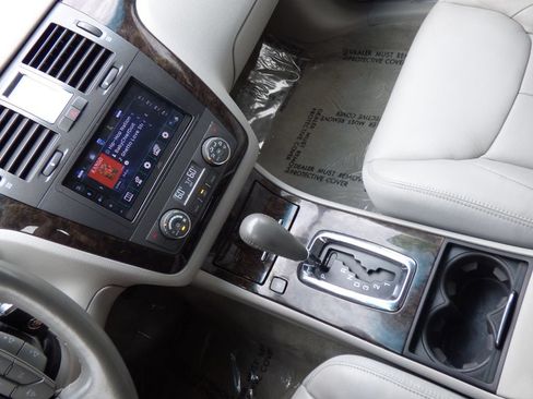 Used 2011 Cadillac DTS Luxury FWD image 27