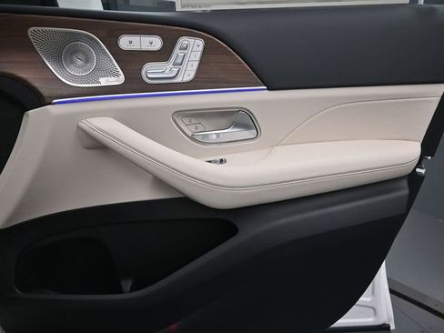 Used 2026 Mercedes-Benz GLS 450 4MATIC image 34