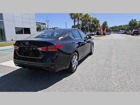 Used 2025 Nissan Altima 2.5 S image 30