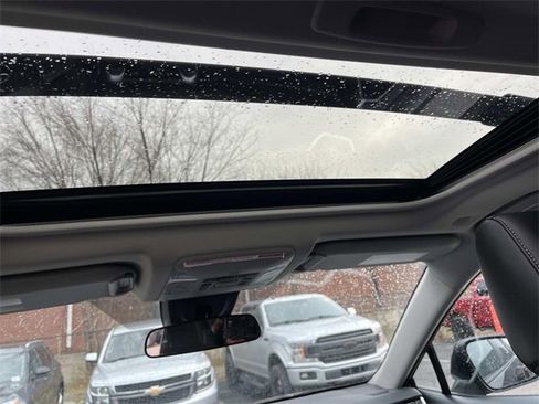 Used 2024 Toyota RAV4 XLE Premium image 14