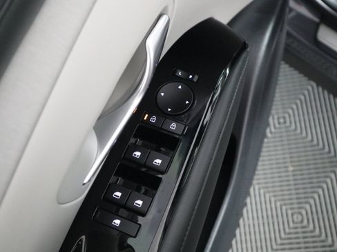 Used 2025 Hyundai Tucson Limited AWD/4WD image 38