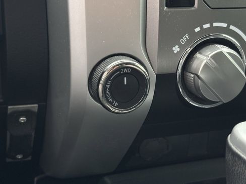 Used 2017 Toyota Tundra SR5 w/ SR5 Upgrade Package image 8