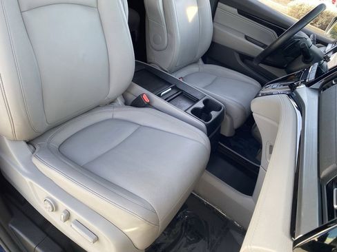 Certified 2024 Honda Odyssey Touring image 8